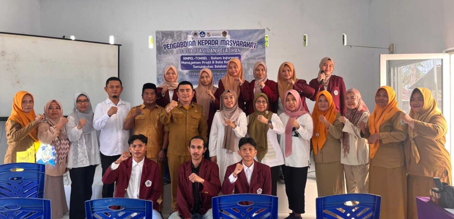 Mahasiswa Sistem Informasi UNG Gelar Sosialisasi dan Pelatihan SIMPEL TOMSEL untuk Dukung Transformasi Digital Kelurahan Tomulabutao Selatan